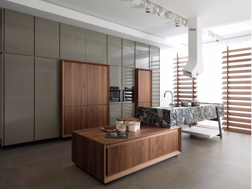 Fitted kitchen with island without handles TROTTER E6.90 by Gamadecor