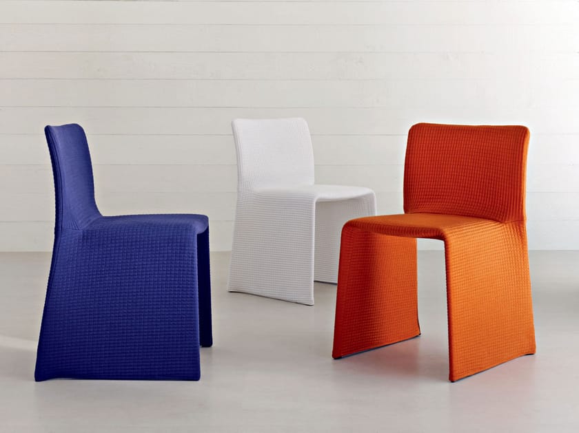 GLOVE Chair by MOLTENI & C. design Patricia Urquiola