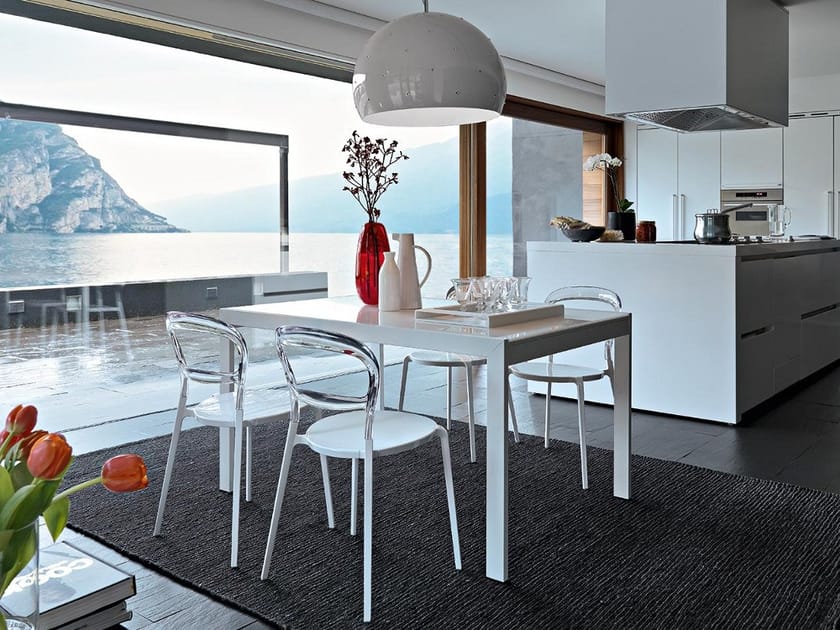 Stackable polycarbonate chair WIEN by Calligaris