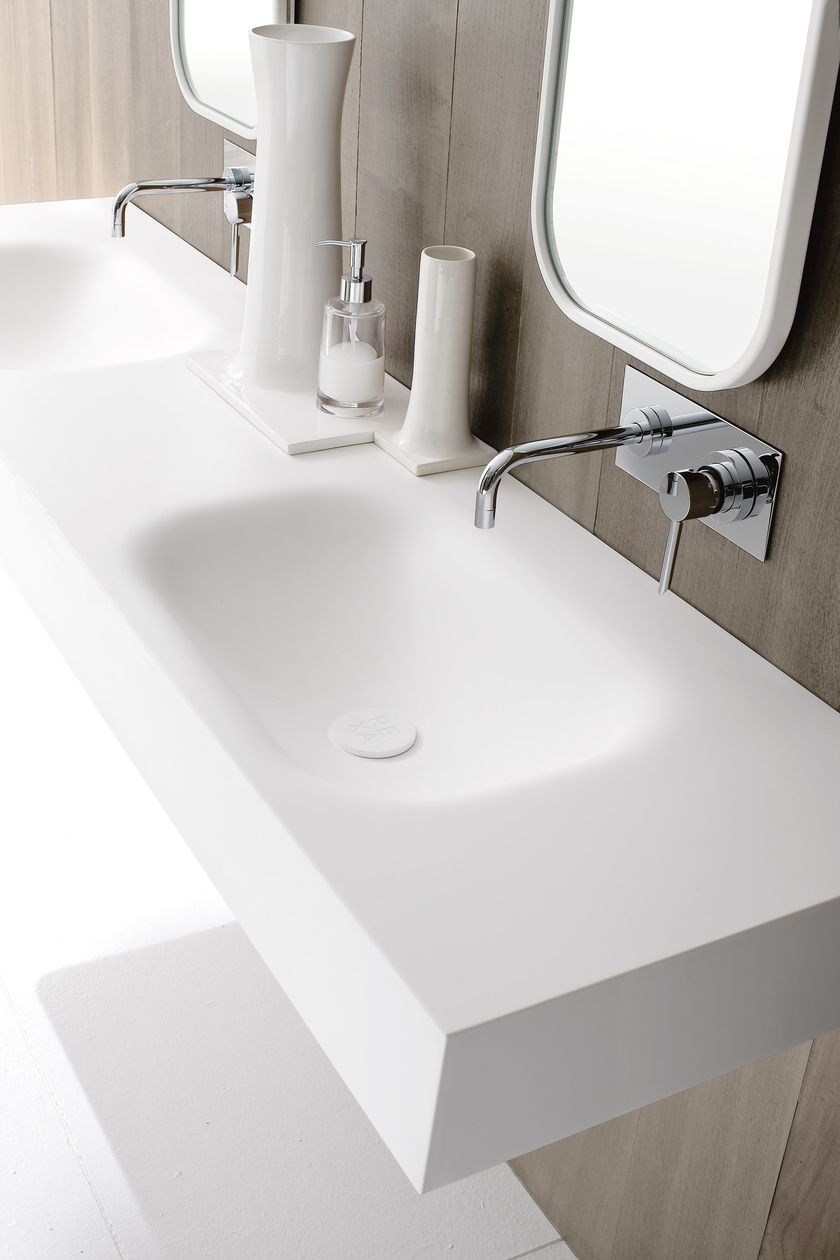 PLAN DE TOILETTE DOUBLE EN CORIAN® COLLECTION MOODE BY REXA DESIGN