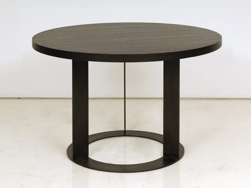 DELHI Table by INTERNI EDITION design Janine Vandebosch