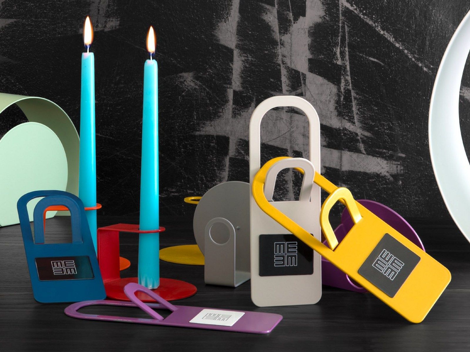 Wallmounted metal coat rack GRAFFETTA by MEME DESIGN design Enrico Cesana