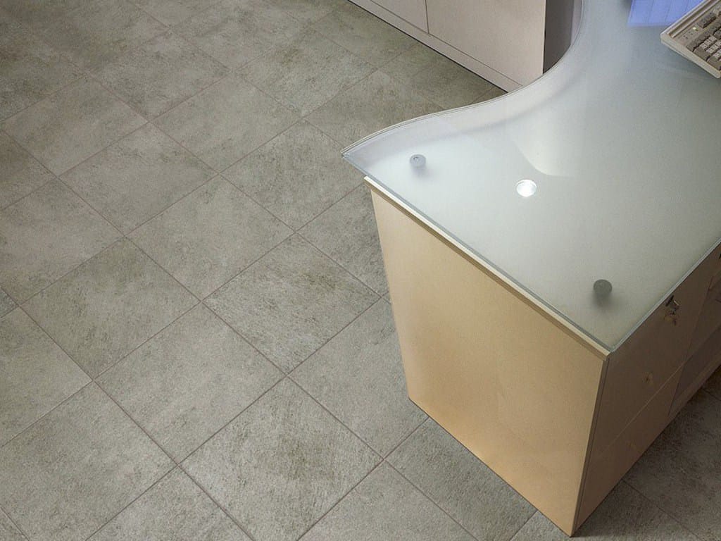 FULLBODY PORCELAIN STONEWARE FLOOR TILES WITH STONE EFFECT STONE