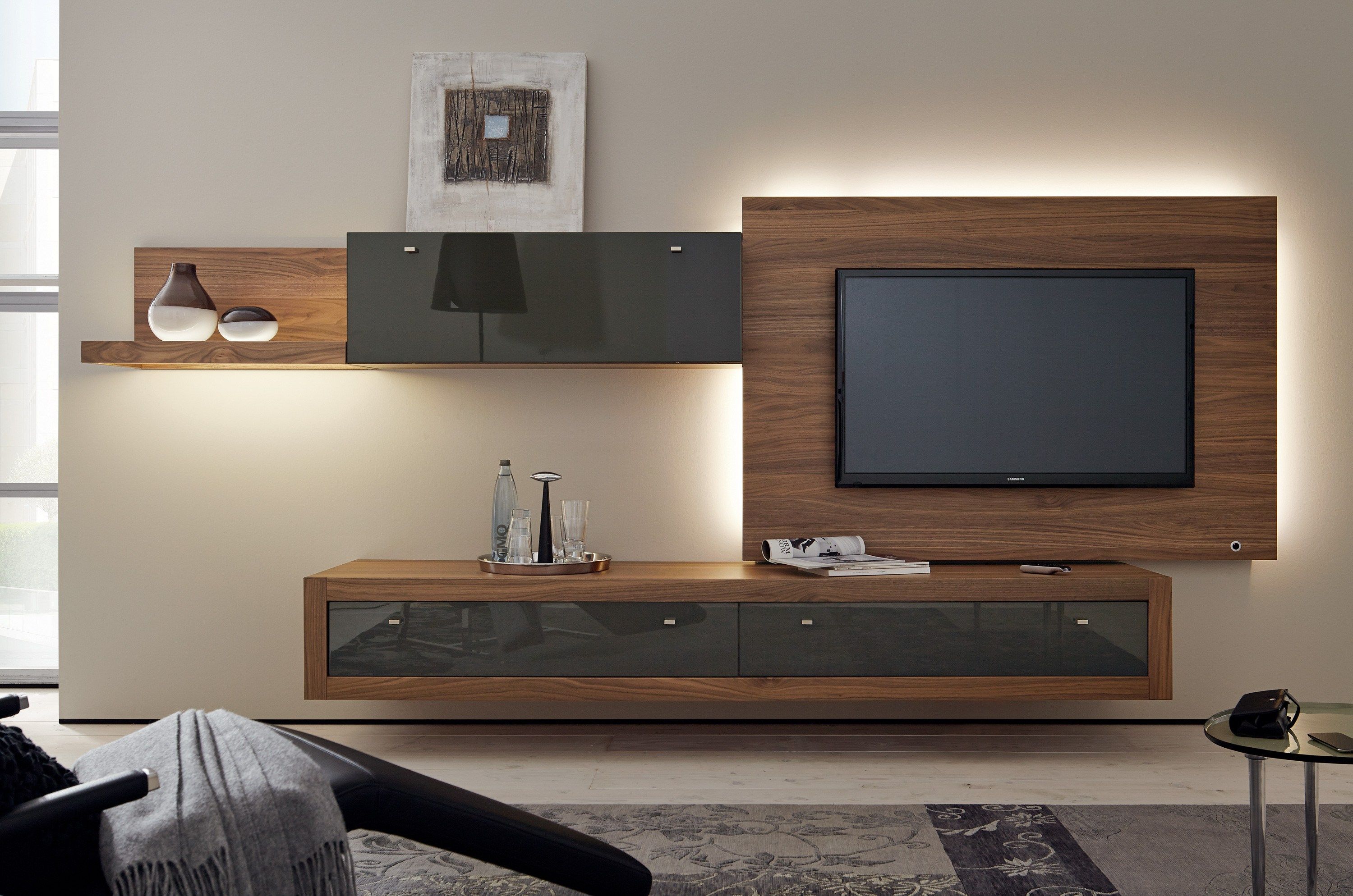 XELO TV with builtin speakers by HülstaWerke Hüls