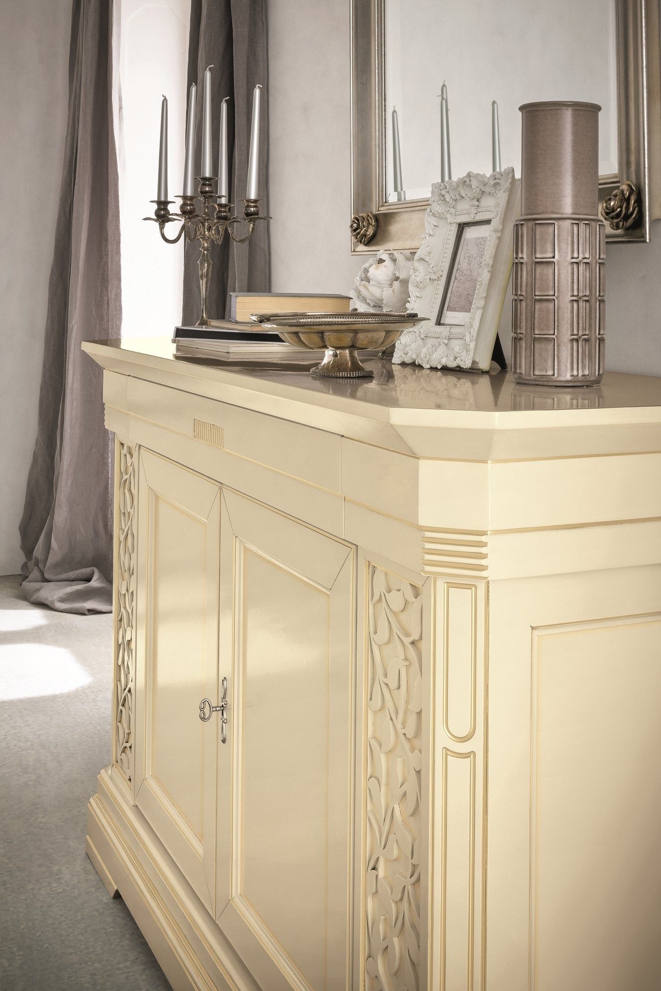 TIFFANY Madia laccata by Dall’Agnese design Imago Design, Meneghin Studio