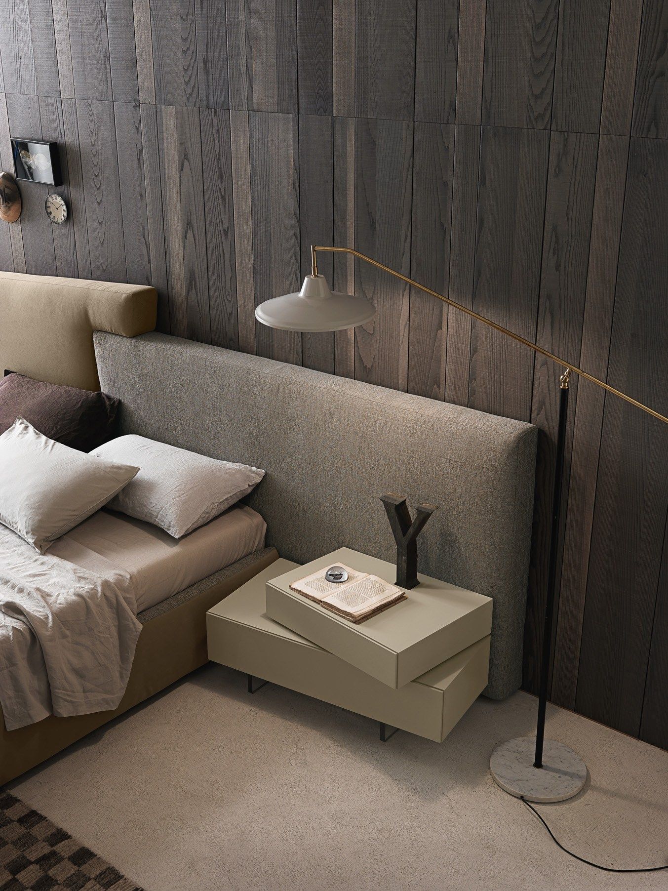 LACKIERTER NACHTTISCH AUS ECOMALTA IM MODERNEN STIL I-NIGHT SYSTEM