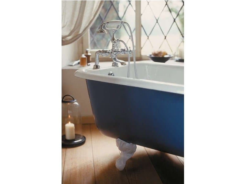 Classic style bathtub on legs MARGARET by GENTRY HOME
