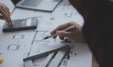 Troppe responsabilità e norme incerte rendono insostenibile la libera professione dei tecnici