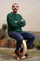 Antonio De Marco con lo sgabello Houdini, Woak