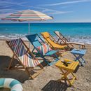 Sedie sdraio e ombrellone Sardaigne, tavolini Zeda, La Redoute