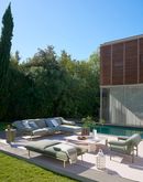 Divano + Tavolini + Poltrona Vidalenta di Patricia Urquiola – Collezione Cassina Outdoor - photo Francesco Dolfo