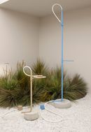 Ingiro, grigio sabbia e azzurro