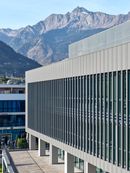 Complesso scolastico Marconi-Lévinas a Merano - Ph. Federico Covre - Facciata Zintek