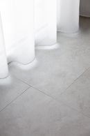 Iconica, superfici in gres porcellanato Caesar, Opera Prima, progetto di Studio Eigen - Ph. Francesca Vinci