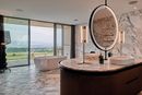 Bagno principale con Vaia di Dornbracht, Vinova Architects GmbH - Ph. Holger Jacob