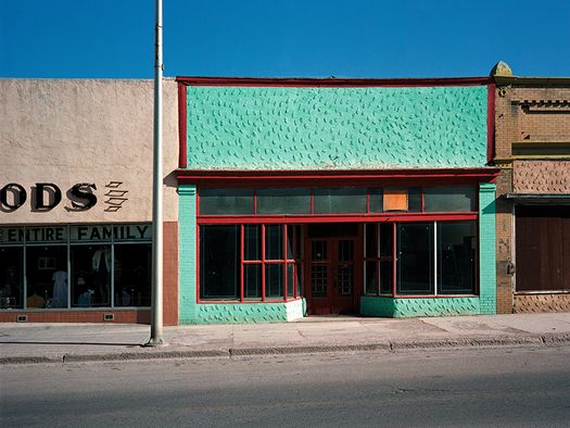 Wim Wenders, Entire Family, Las Vegas, New Mexico, from the series, 'Written in the West', 1983. Courtesy of Howard Greenberg Gallery and the artist