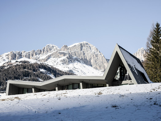 IL PROFILO DI UNA MONTAGNA PER L’OLYMPIC SPA HOTEL