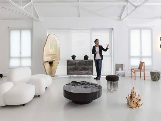 Mathieu Lehanneur nella sede del brand omonimo, Factory - Ph. Felipe Ribon