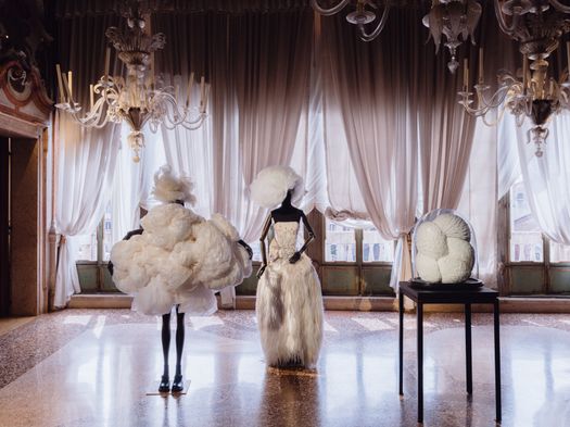 Comme des Garçons, Collection Spring/Summer 2025, Headpiece by Julien d'Ys, Courtesy of Comme des Garçons.