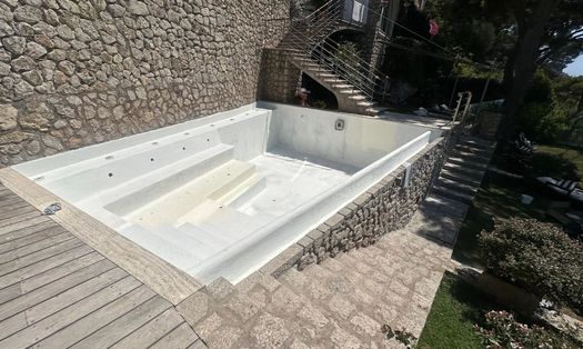Volteco per l’impermeabilizzazione di una piscina pensile a Capri
