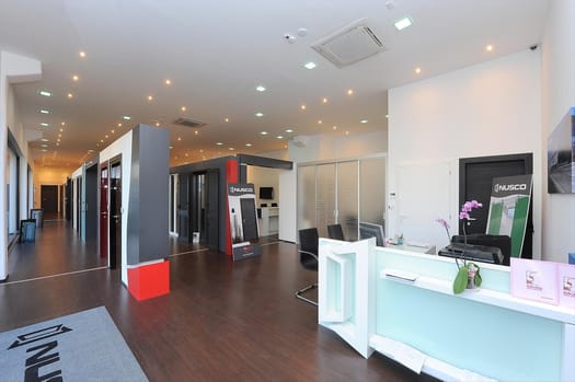 Il nuovo punto vendita Nusco Porte a Bari