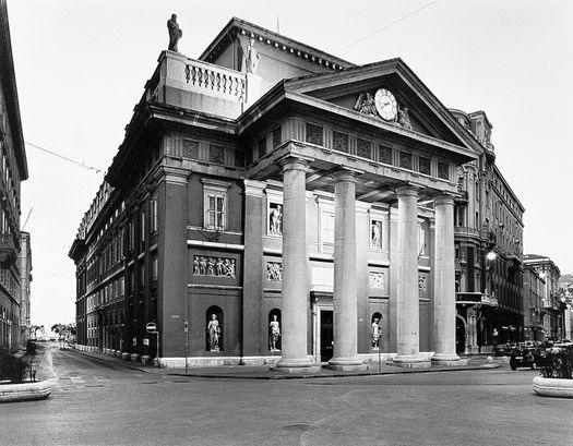 Gabriele Basilico, La Borsa, Trieste, 1996
