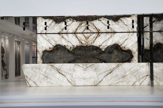Le lastre in pietra naturale Antolini in mostra a Marmomac 2023