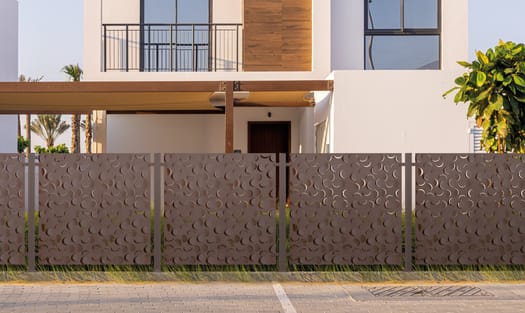 Design e sicurezza per recinzioni, cancelli e parapetti