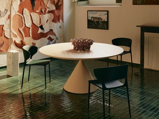 IL TAVOLO CLAY DI DESALTO RINASCE IN LEGNO