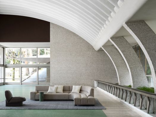 Phil Sofa by Frigerio - photo by Gionata Xerra