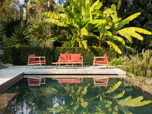 LINEE MORBIDE E LEGGEREZZA VISIVA PER IL LIVING OPEN AIR