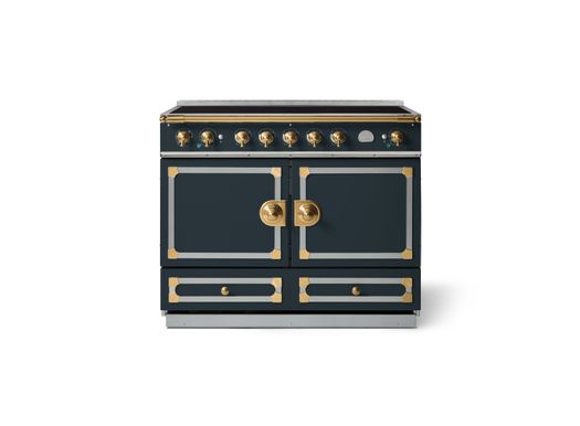 NUOVI COLORI VESTONO LE ICONICHE CUCINE LA CORNUE