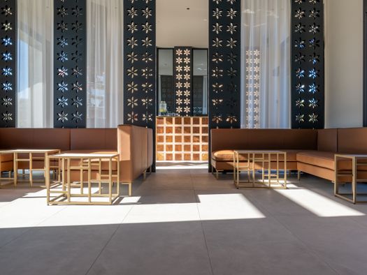 Maranello Resort, Bar con superfici Ceramiche Caesar