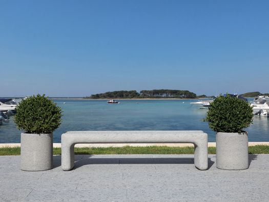 Arredi Veltha - Panca Tinia e vasi Lapis