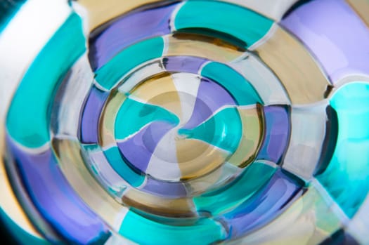 VENINI REIMMAGINA GLI ICONICI VASI PEZZATI DI FULVIO BIANCONI