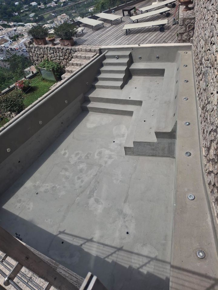 Volteco per l’impermeabilizzazione di una piscina pensile a Capri