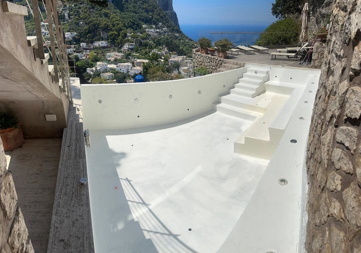 Volteco per l’impermeabilizzazione di una piscina pensile a Capri
