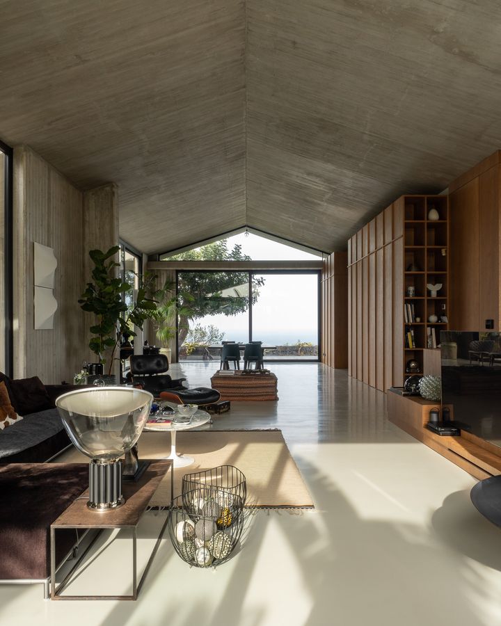 Casa A12: soluzioni in alluminio Schüco come trame di luce