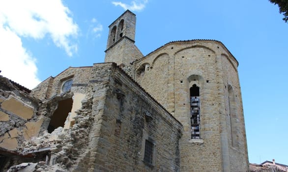 Sisma centro Italia, la guida per la ricostruzione di abitazioni e aziende