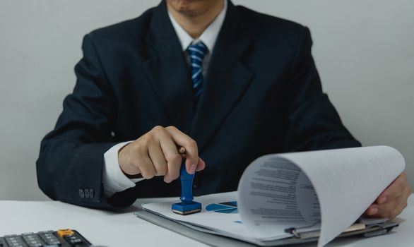 Abusi edilizi, l’ultima parola spetta al Comune o alla Soprintendenza?