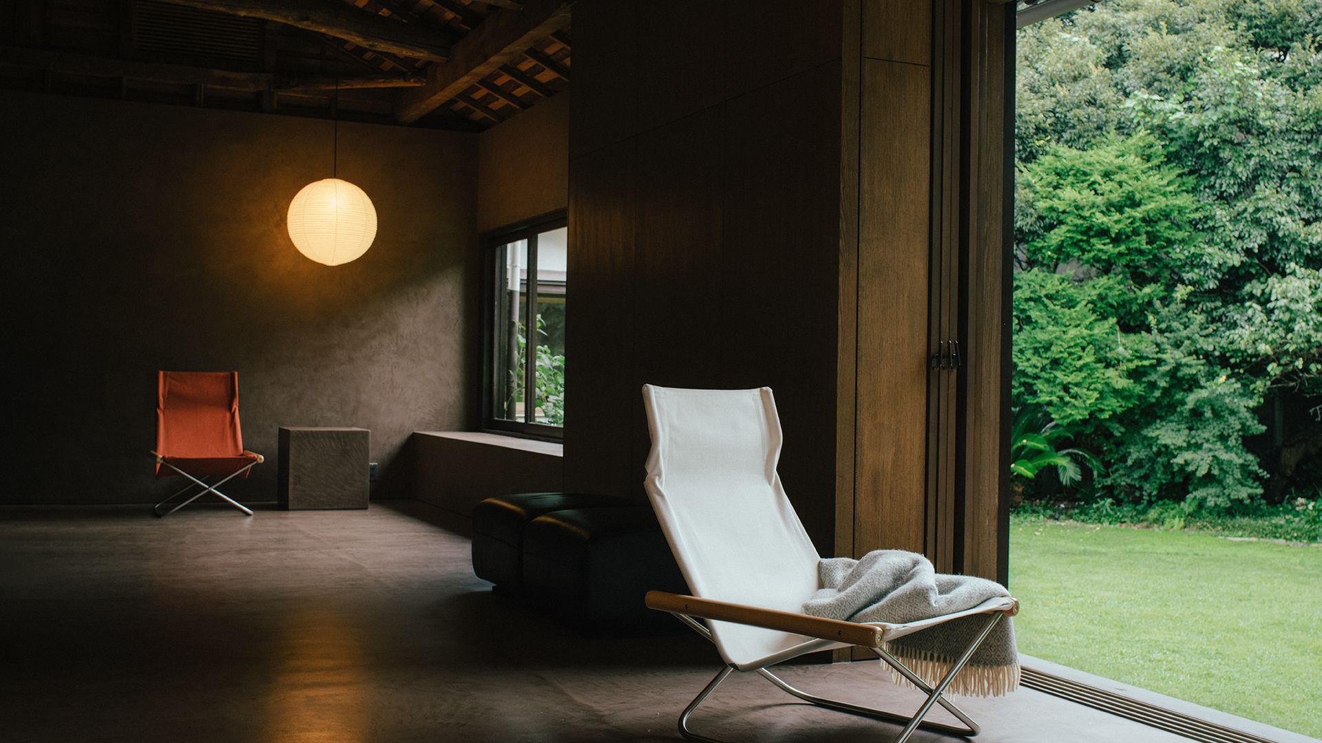 The Japanese company Fujiei reissues the classic folding Nychair X