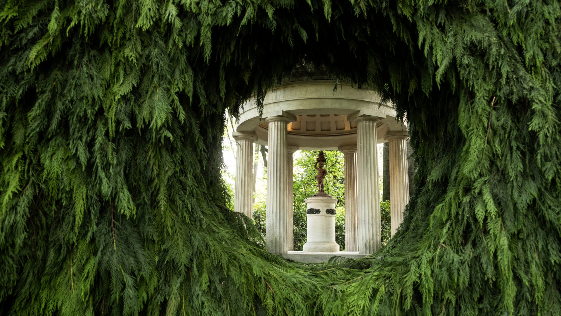 Molteni&C presents Responsive Nature installation by Elisa Ossino