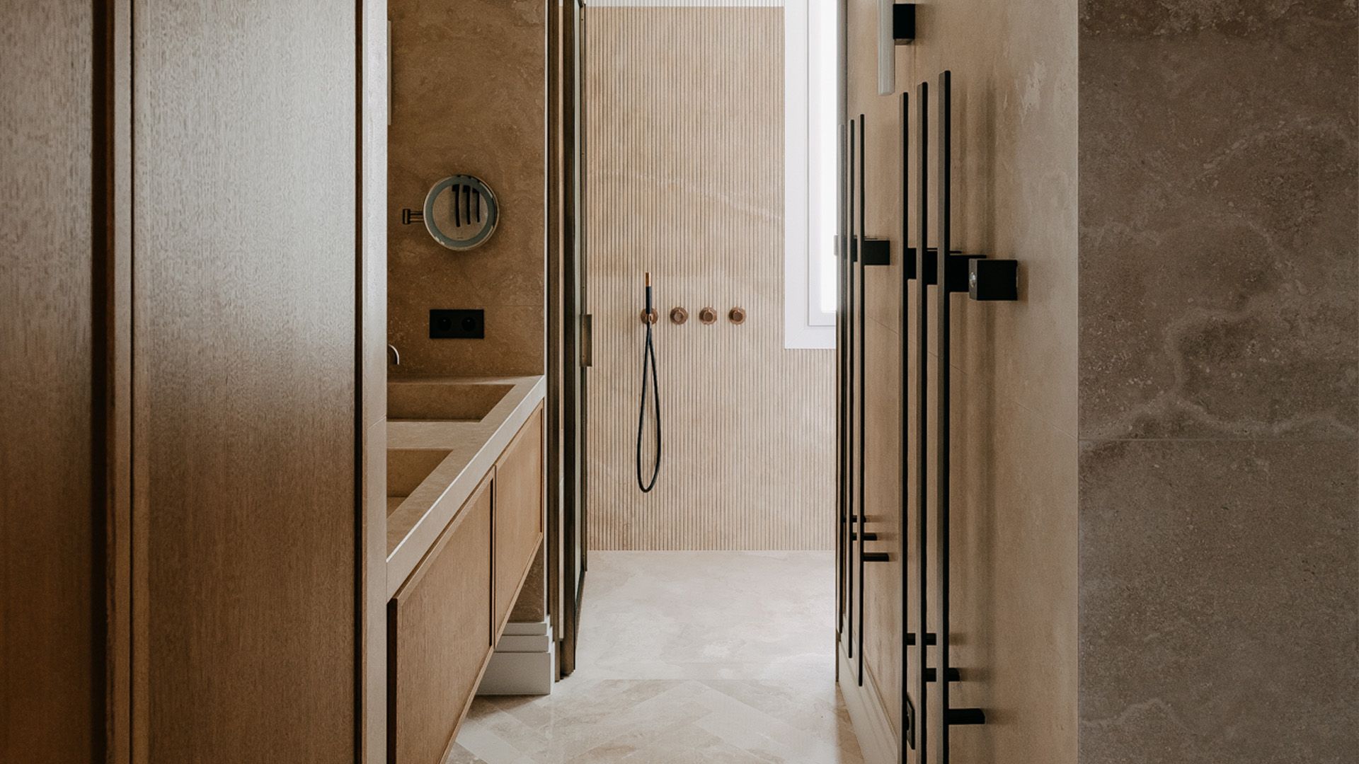 How to design doorless shower