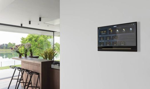 AVE porta domotica e design nella villa contemporanea di Buttapietra