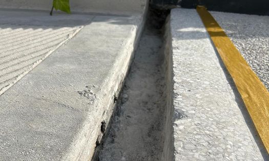 Le resine WestWood per il parcheggio: collegamento tra rampa e piano orizzontale