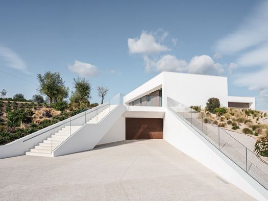 Villa GF: Kontinuität inmitten der mediterranen Natur