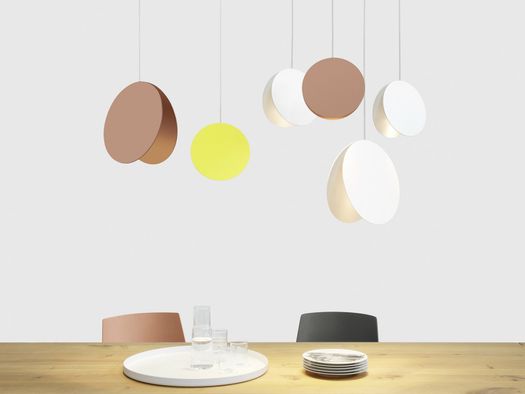 e15 a Milano con la sua prima collezione di lampade
