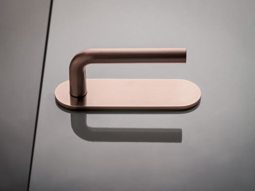 The horizontal plate designed by Olivari