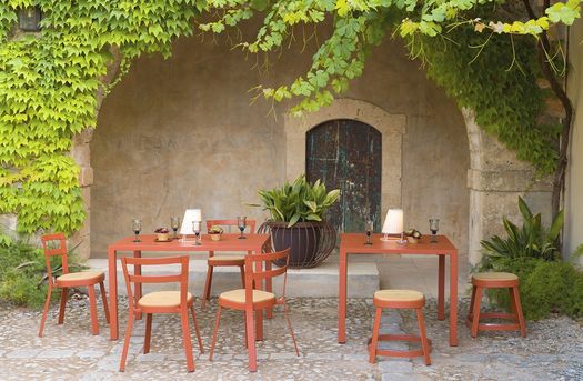 Gli arredi indoor e outdoor EMU per spazi contract 
