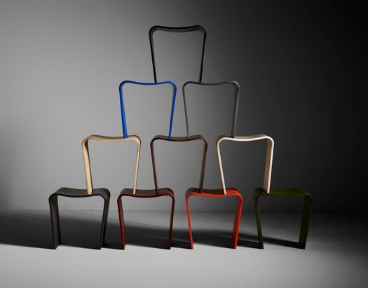 The Uhin stool, a vibrant tribute to the Basque avant-garde. 